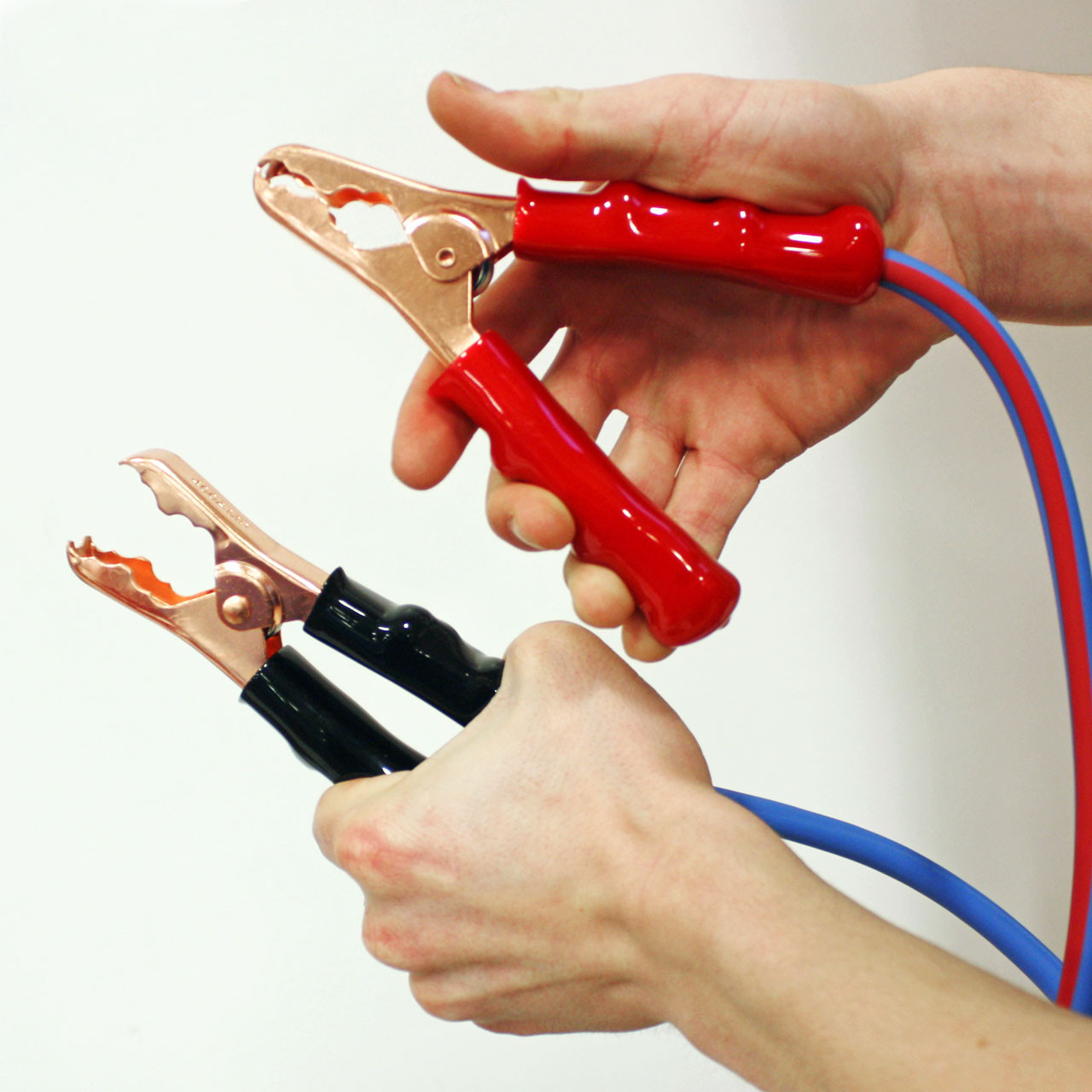 Example of jumper cables connected