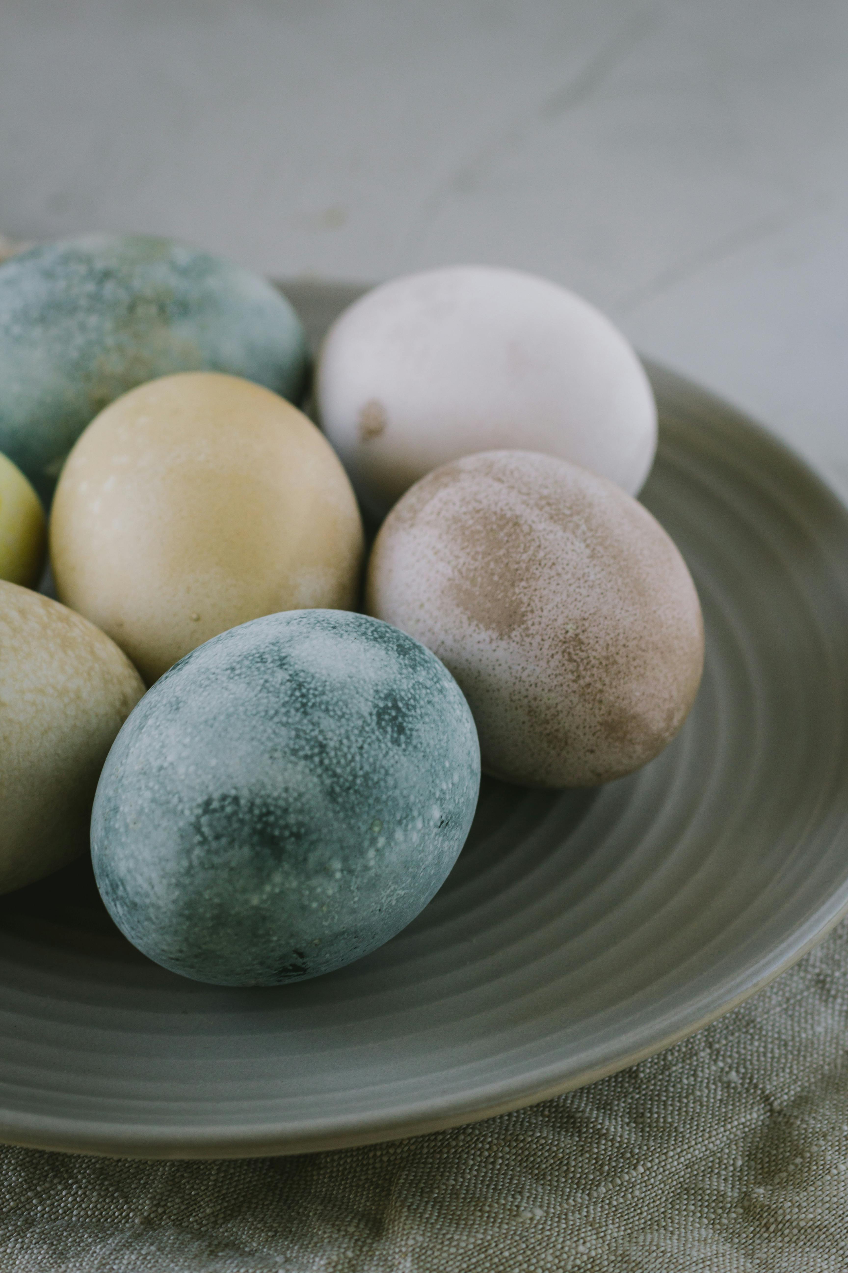 How to Peel Hard Boiled Eggs