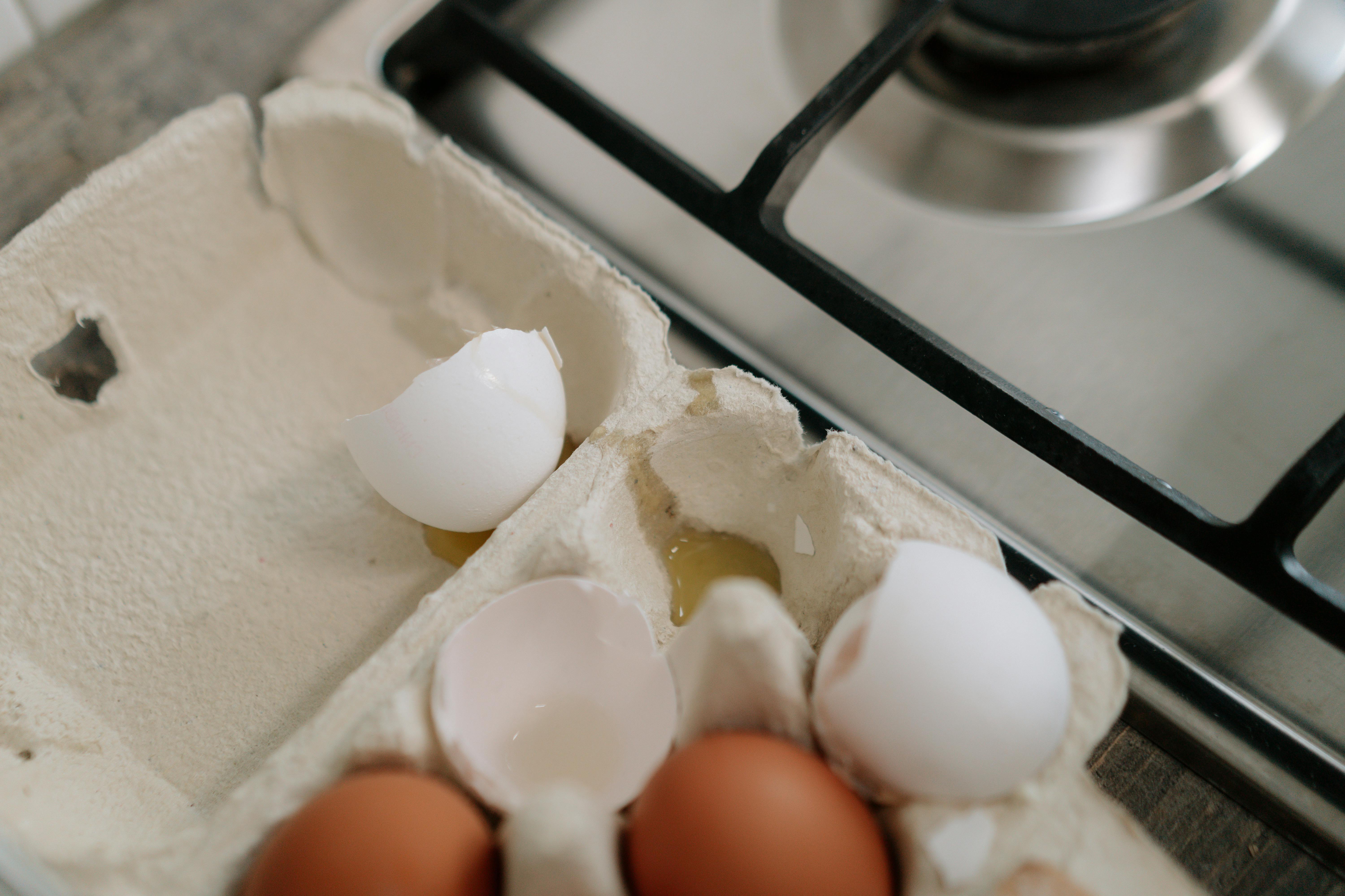 Peeling Hard Boiled Eggs Smoothly